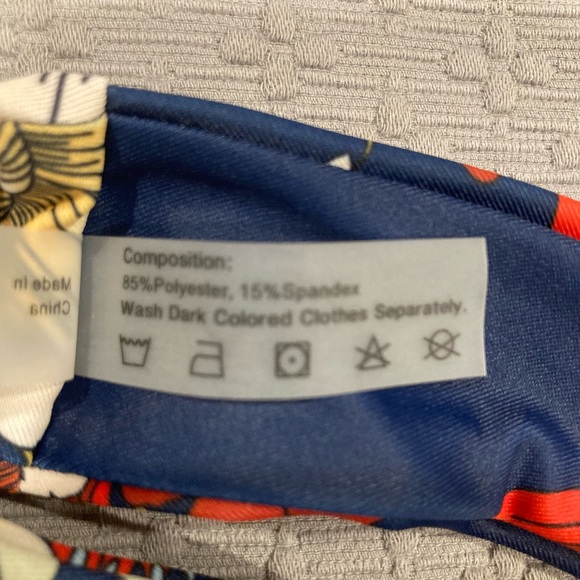 ZAFUL Floral Bandeau Bikini Set 8 - Picture 4 of 10